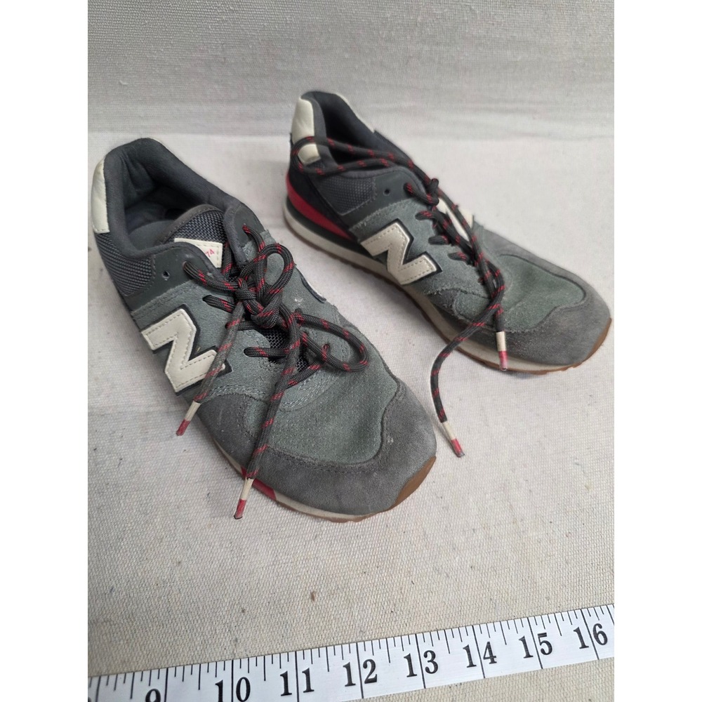 New Balance 574 Grey Red Suede Mesh Sneakers PC574JHR Boys Size 2‎